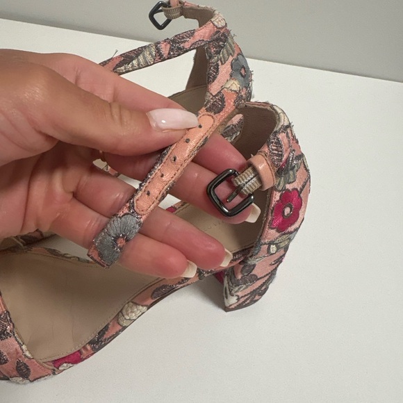 Stuart Weitzman Heels - Picture 5 of 11